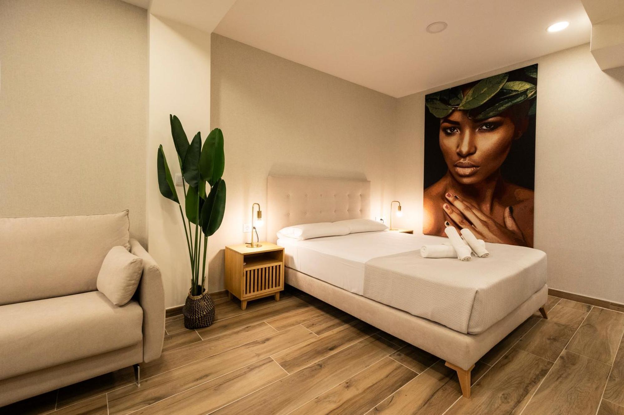 Cortes Suites By Concept Flats Valencia Eksteriør billede
